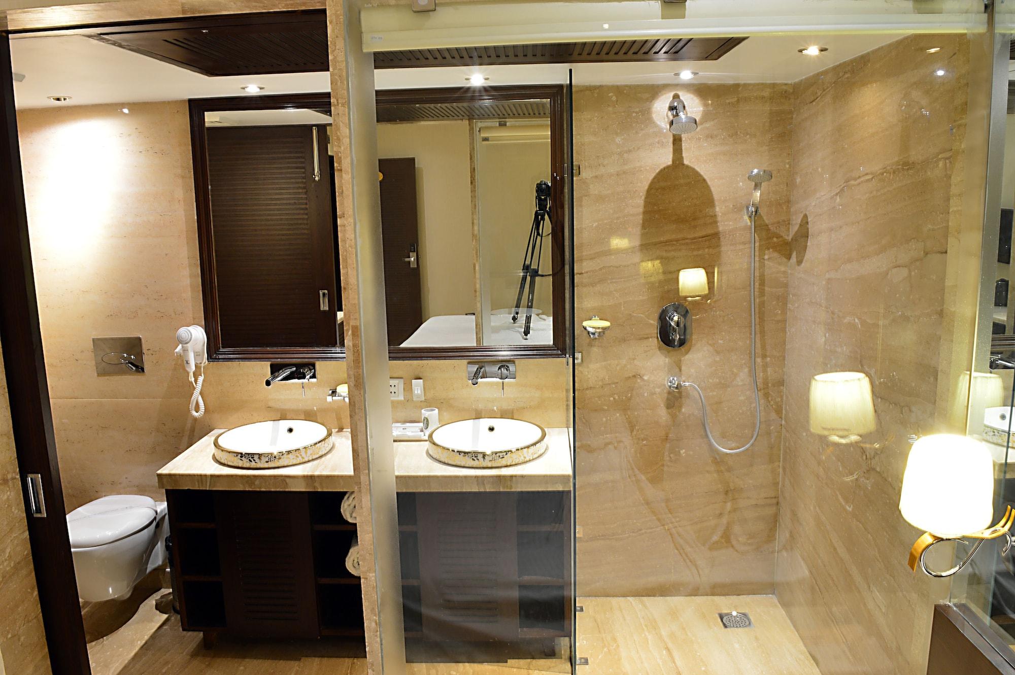 Hotel Emperor Palms Új-Delhi Kültér fotó