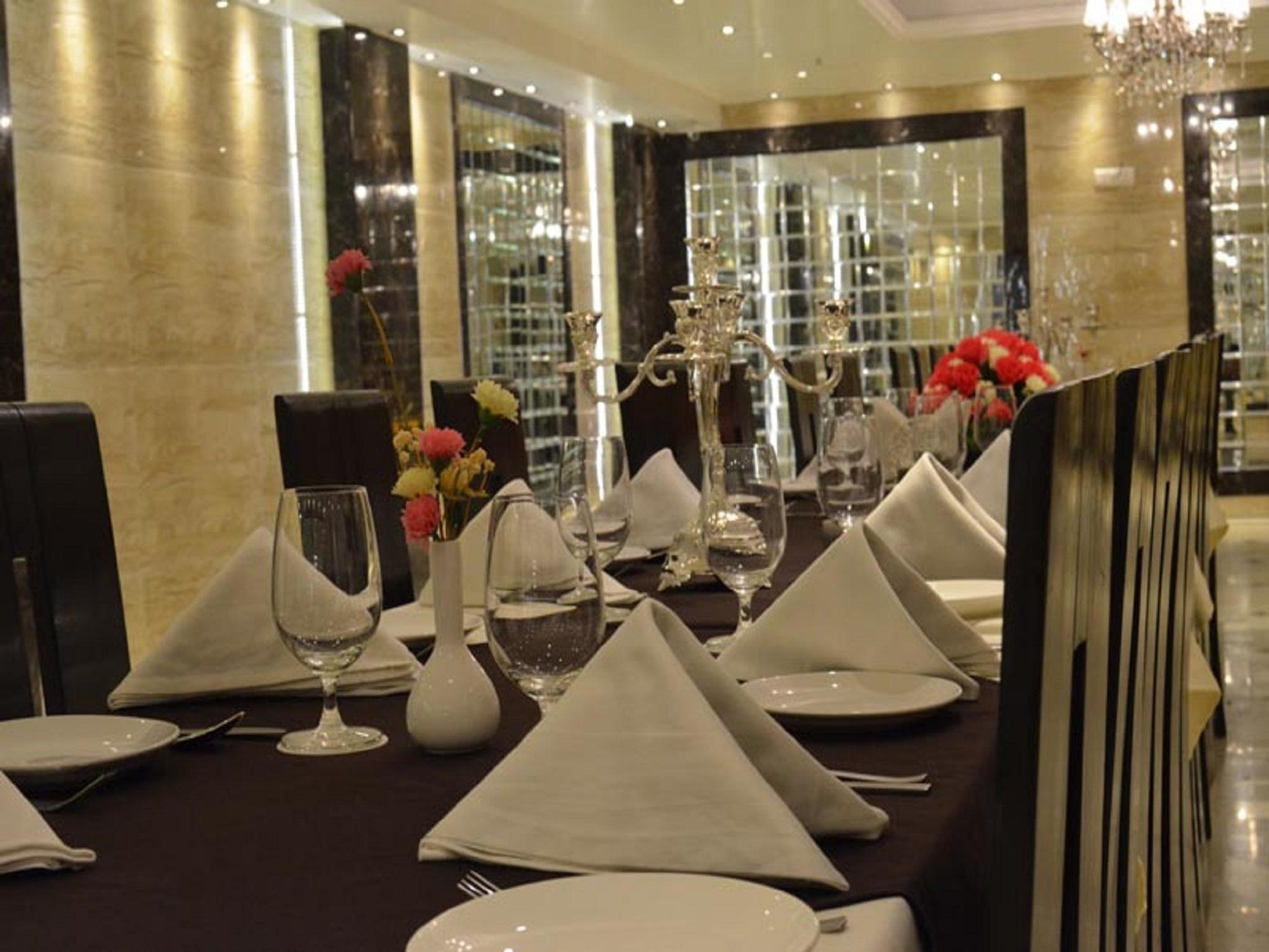 Hotel Emperor Palms Új-Delhi Kültér fotó