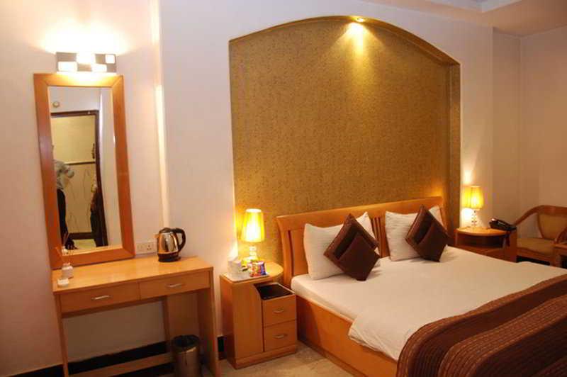 Hotel Emperor Palms Új-Delhi Kültér fotó