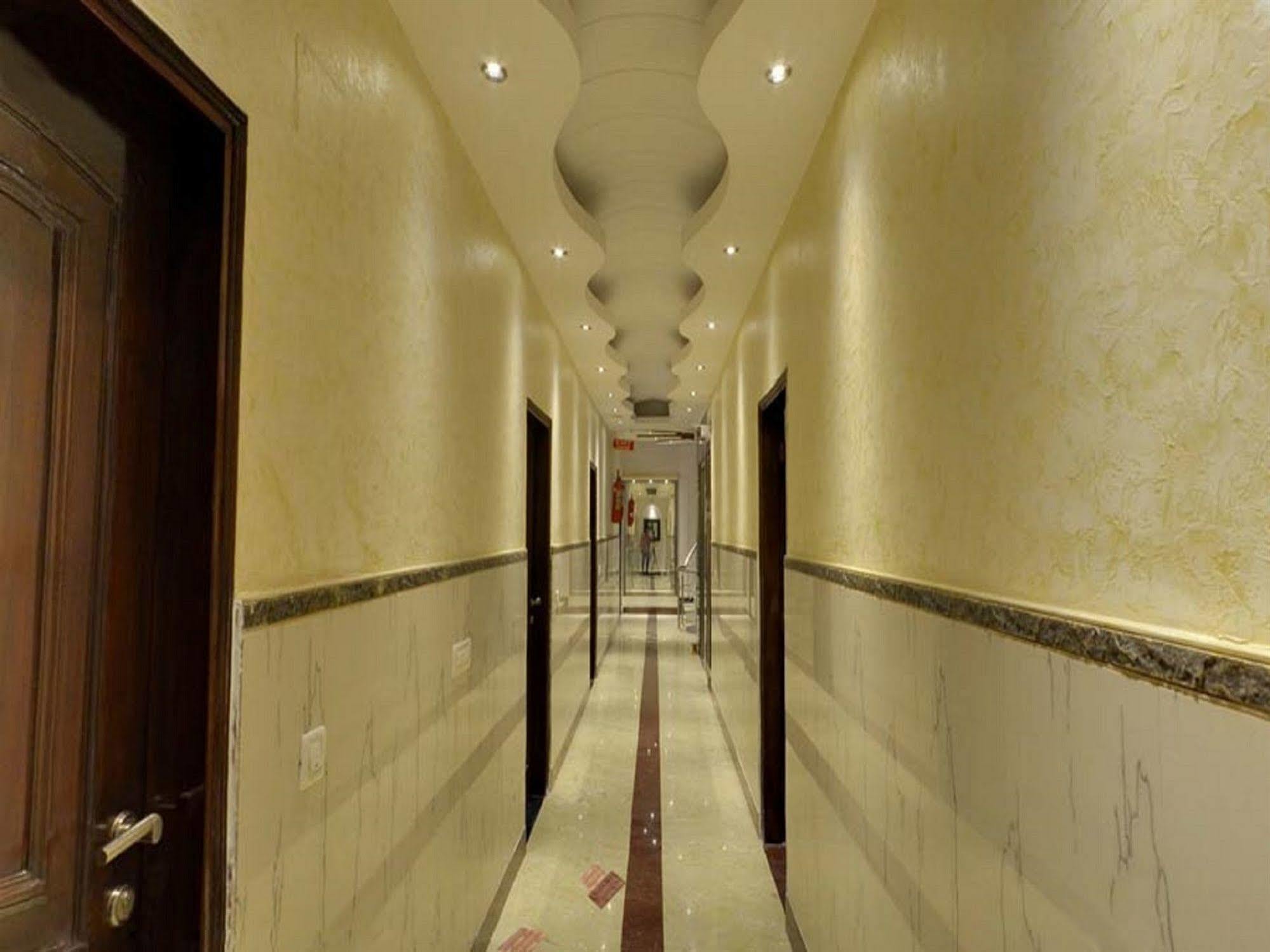 Hotel Emperor Palms Új-Delhi Kültér fotó